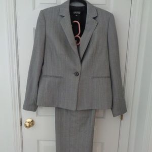 Women's Kasper Gray Pant Suit Size 12